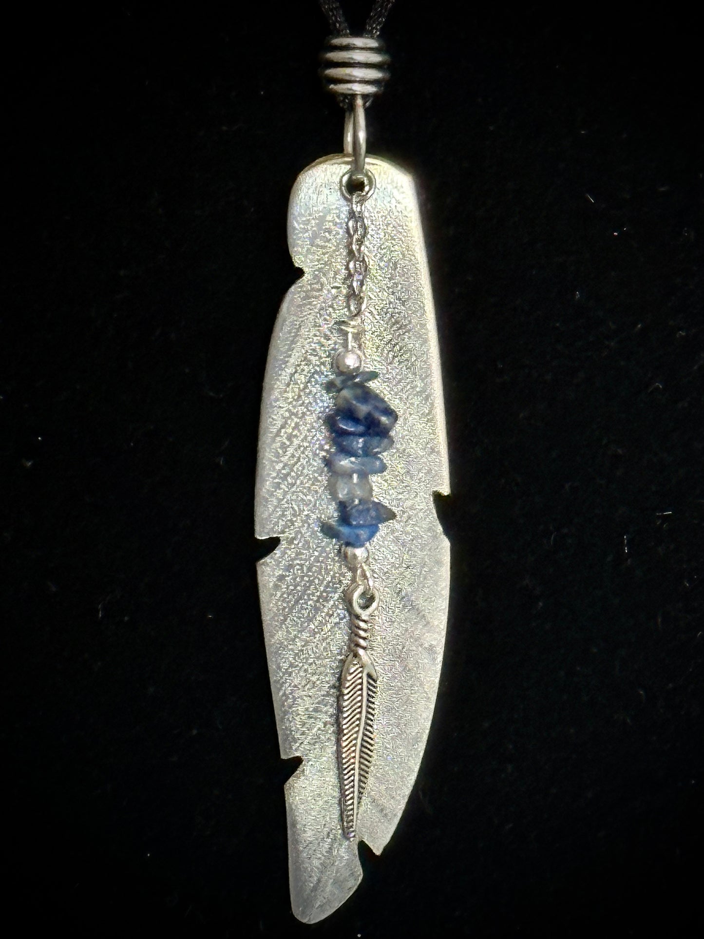 Silver plated Feather Boho Pendant Necklace with Lapis Lazuli Chips