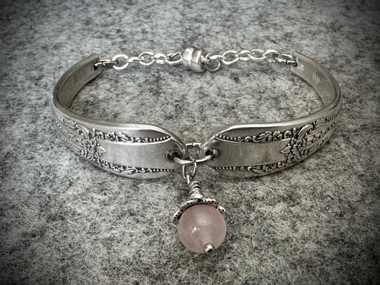 Vintage Reflection Silver-Plated Bracelet with Center Rose Quartz Charm